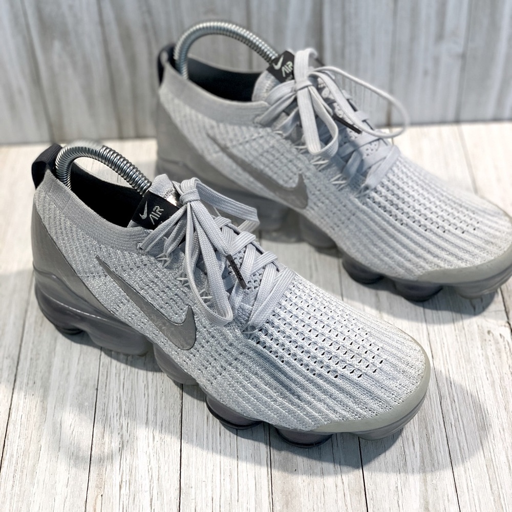 Nike Air Vapormax Flyknit 3 White Metallic Silver Shoe Women Size 8 AJ6910-101